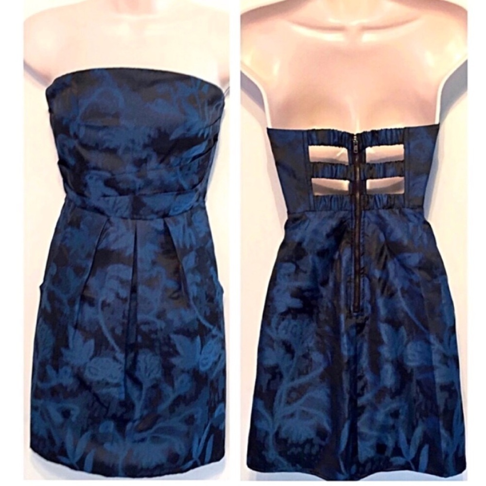 🆕 Sexy strapless floral mini dress
